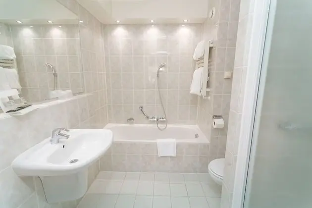 Comfort Room with double bed
