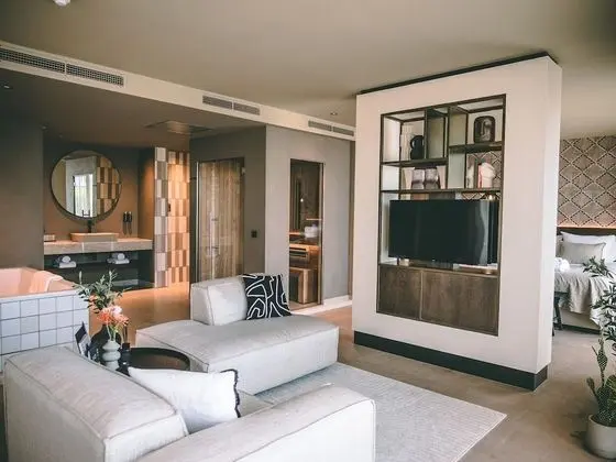 Suite (Ibiza)