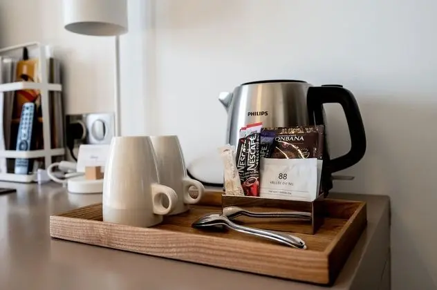 Luxury Tek Büyük Yataklı Oda, Balkon, Bahçe Manzaralı