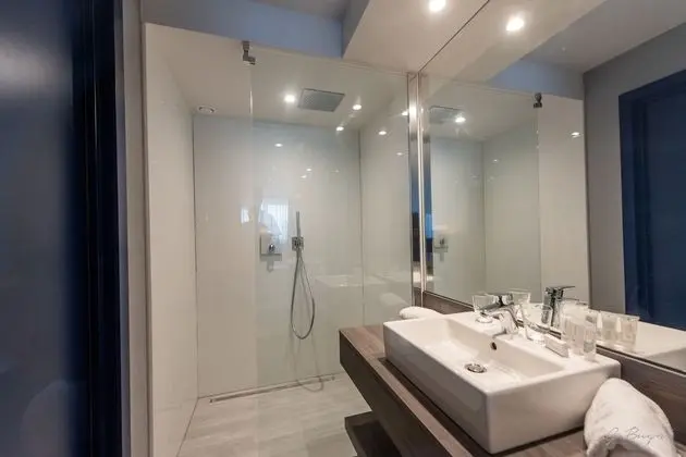 Comfort Tek Büyük veya İki Ayrı Yataklı Oda