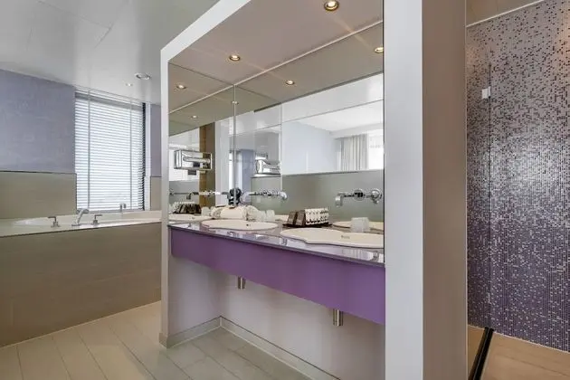 Wellness White Suite
