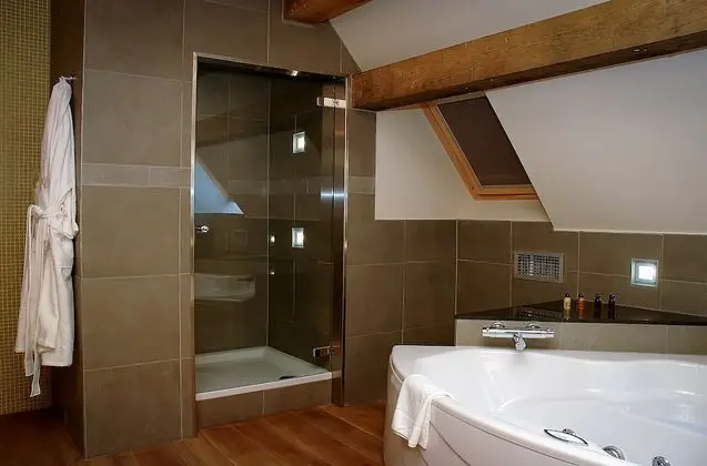 Junior Süit, 1 En Büyük (King) Boy Yatak, Sigara İçilmez, Sauna