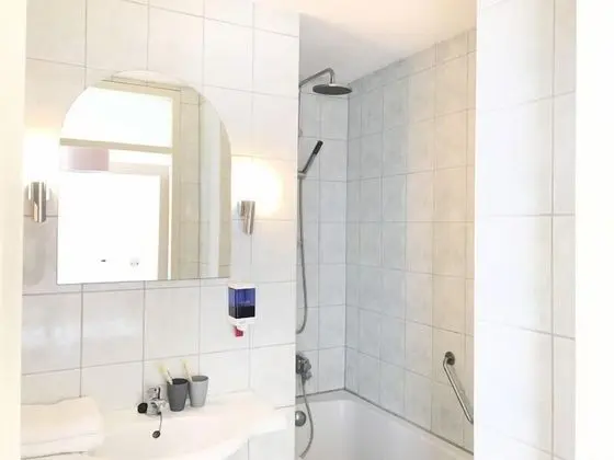 Basic Tek Büyük Yataklı Oda