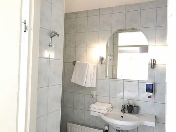 Basic Tek Büyük Yataklı Oda