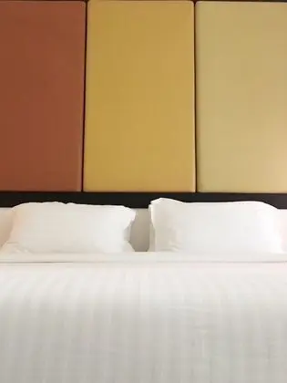 Deluxe Oda, Havuz Manzaralı
