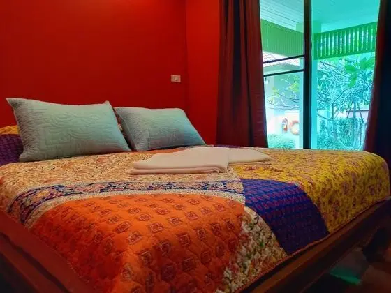 1 Bedroom - Pool Front Classic Bungalow