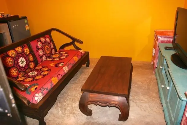 1 Bedroom - Pool Front Romantic Bungalow