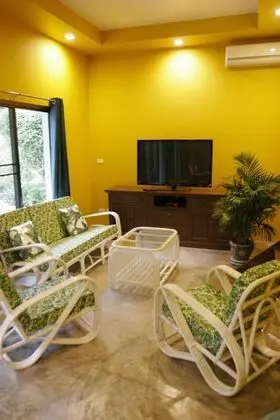 2 Bedrooms - Pool Front Family Bungalow