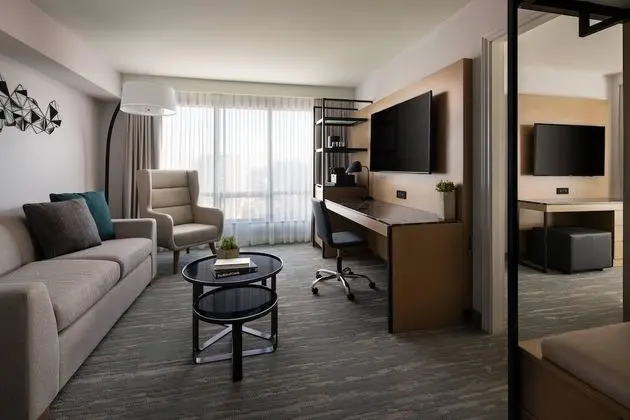 Executive Süit, 1 En Büyük (King) Boy Yatak ve Çekyat, Şehir Manzaralı, Köşe (City View)