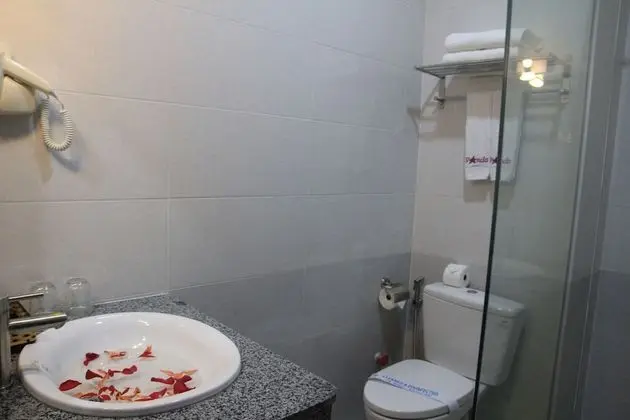 Üç Kişilik Oda, Havuz Manzaralı