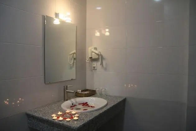 Üç Kişilik Oda, Havuz Manzaralı