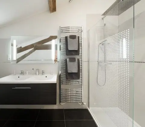 Deluxe Oda, 1 En Büyük (King) Boy Yatak (Macaron)