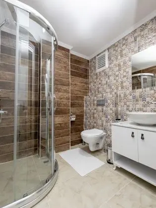 Triple, Şehir Manzaralı