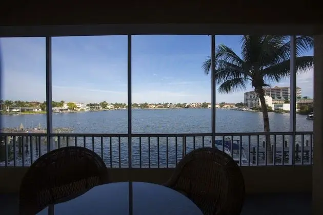 Deluxe Apart Daire, Koy Manzaralı