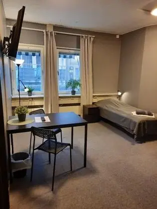 İki Ayrı Yataklı Oda, Ortak Banyo