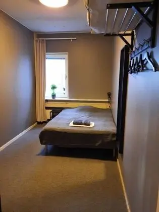 Tek Büyük Yataklı Oda, Ortak Banyo (Double Bed)