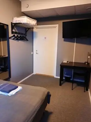 Tek Büyük Yataklı Oda, Ortak Banyo (Double Bed)