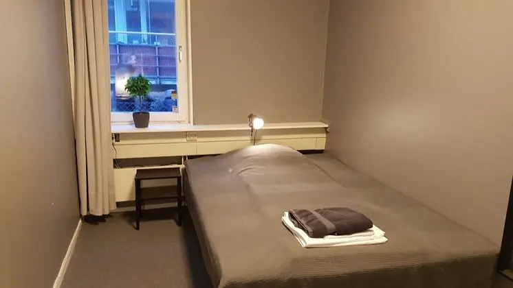 Tek Büyük Yataklı Oda, Ortak Banyo (Double Bed)