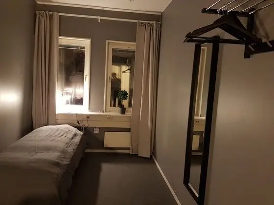 Tek Kişilik Oda, Ortak Banyo