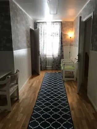 Tek Büyük veya İki Ayrı Yataklı Oda, Ortak Banyo