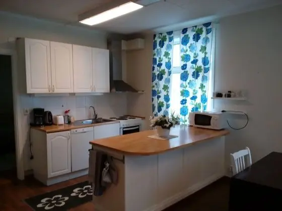 Tek Büyük veya İki Ayrı Yataklı Oda, Ortak Banyo