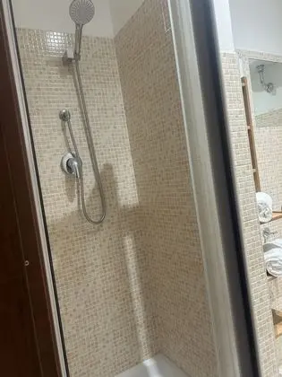 Comfort Tek Büyük veya İki Ayrı Yataklı Oda