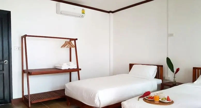 Standard Twin Bed Mountain View