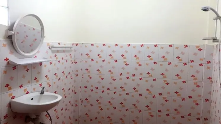 Standard Twin Room with Balcony
