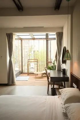 Tek Büyük Yataklı Oda, Bahçe Manzaralı