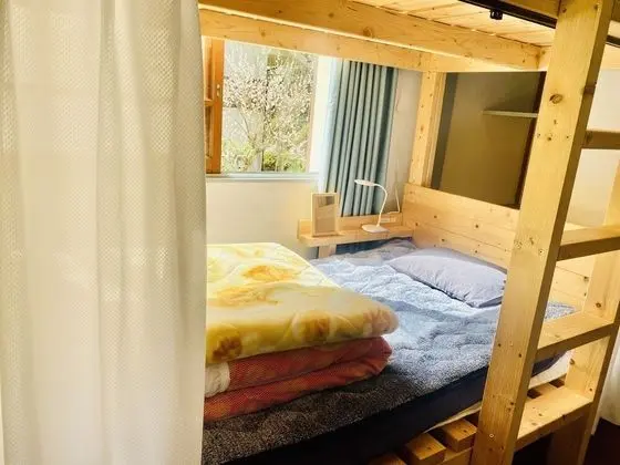 Ortak Ranzalı Oda, Karma Ranzalı Oda