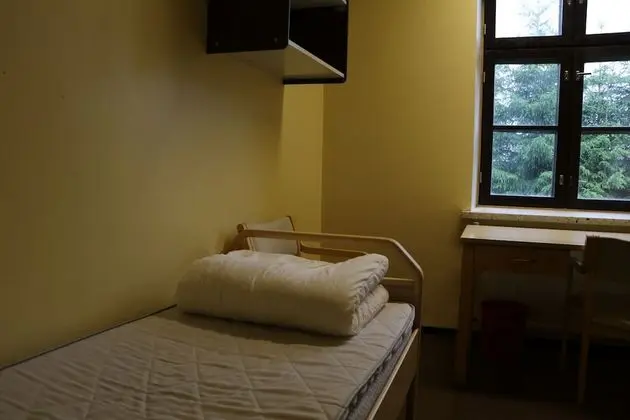 Ortak Ranzalı Oda, Sadece kadınlar için