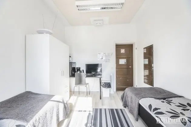 Basic Tek Büyük Yataklı Oda, Ortak Banyo