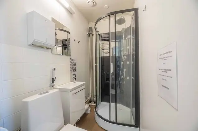 Basic Tek Büyük Yataklı Oda, Ortak Banyo