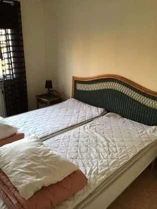 Tek Büyük Yataklı Oda, Ortak Banyo