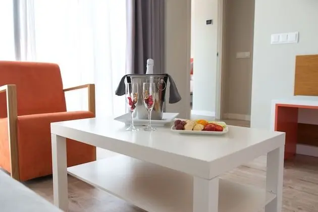Deluxe Süit, Sıcak Su Küveti, Havuz Manzaralı
