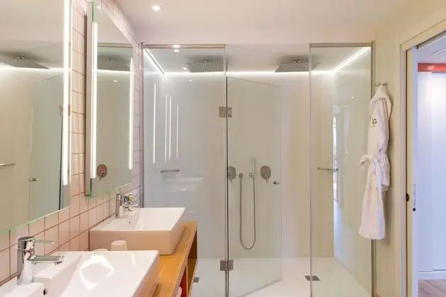 Deluxe Süit, Sıcak Su Küveti, Havuz Manzaralı