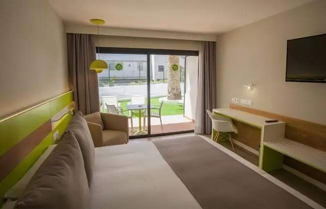 Tek Büyük Yataklı Oda (with garden)