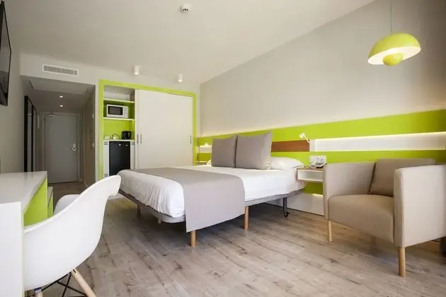 Tek Büyük Yataklı Oda (with garden)