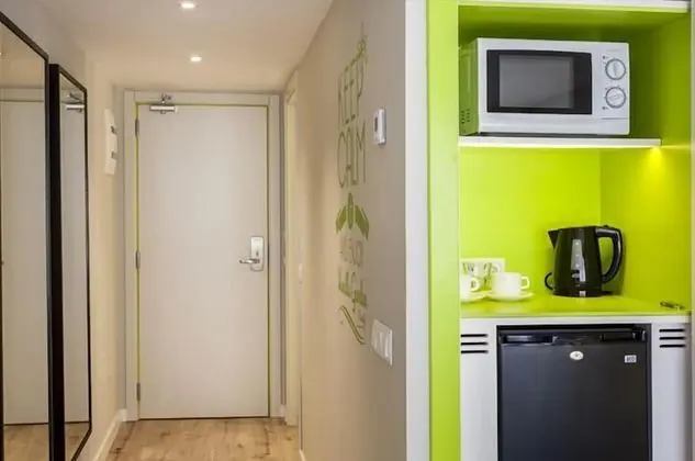 Tek Büyük Yataklı Oda (with garden)