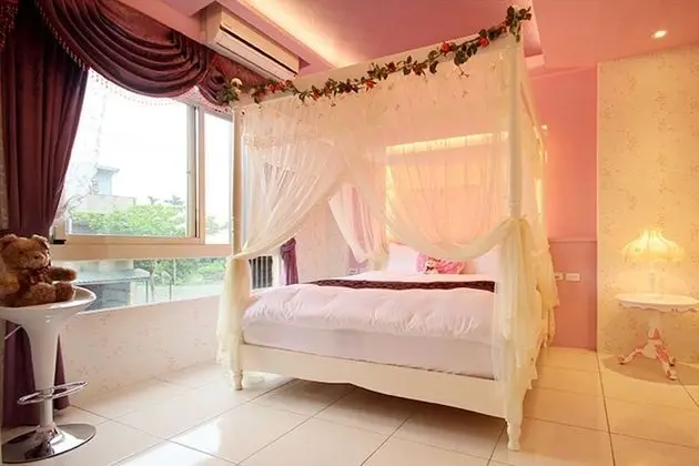 Romantic Tek Büyük Yataklı Oda, 1 Büyük (Queen) Boy Yatak