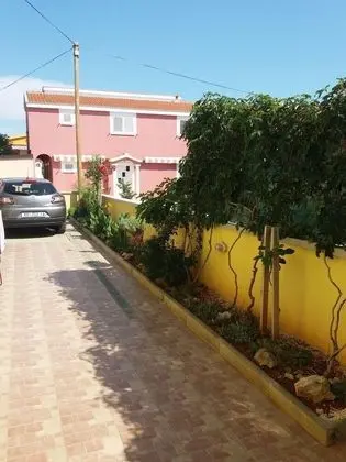 Apart Daire (Vanja - terrace & BBQ - A1(4+2))