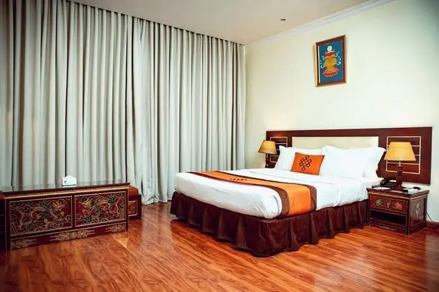 Deluxe Room-Free Massage- Free Salt Room