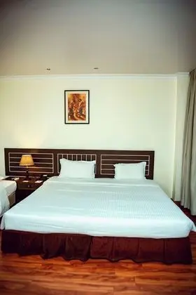 Deluxe Room-Free Massage- Free Salt Room
