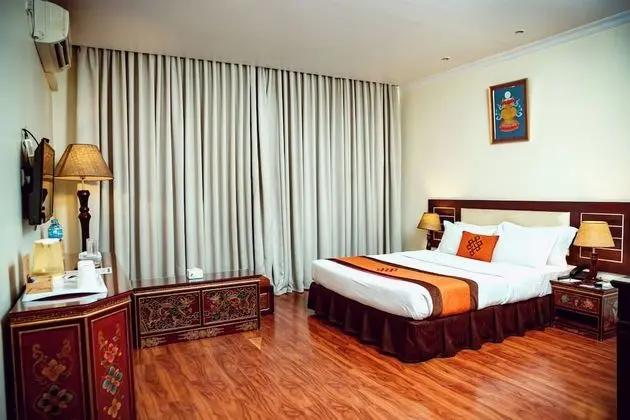 Deluxe Room-Free Massage- Free Salt Room