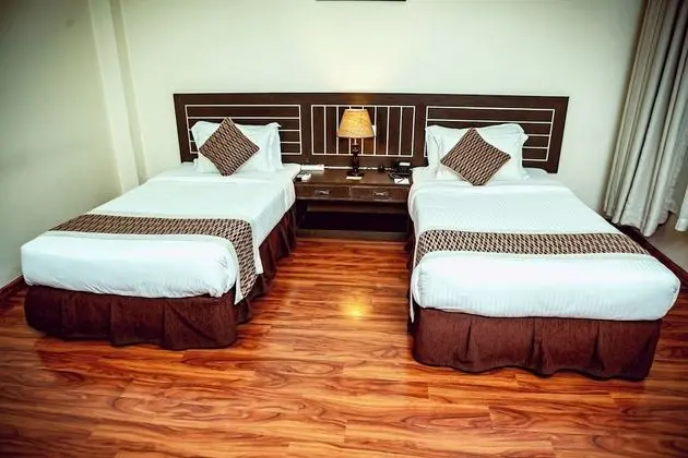 Deluxe Room-Free Massage- Free Salt Room