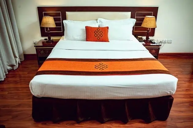 Deluxe Room-Free Massage- Free Salt Room