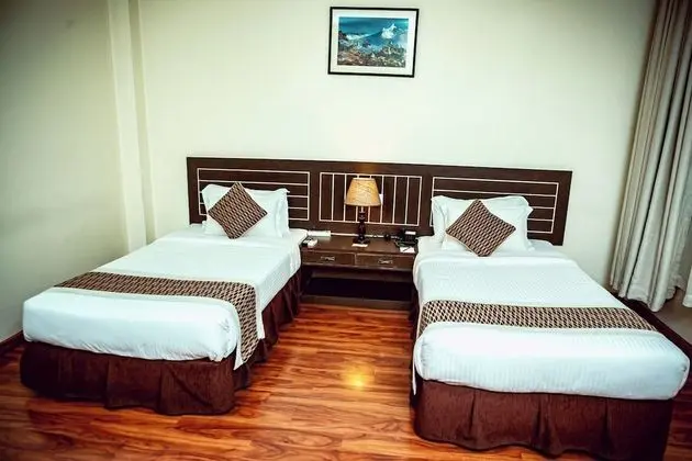 Deluxe Room-Free Massage- Free Salt Room