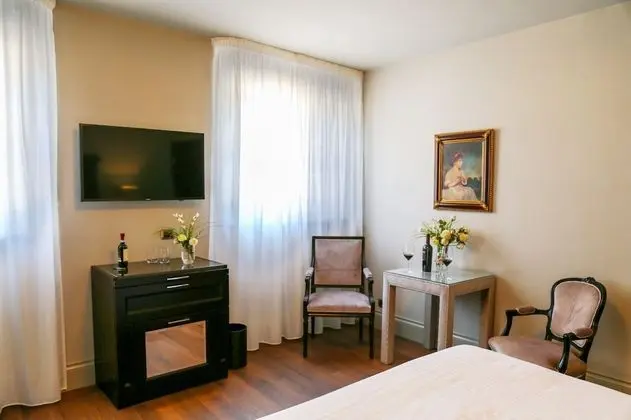 Deluxe Tek Büyük Yataklı Oda