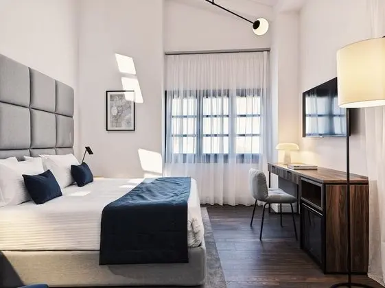 Deluxe Tek Büyük Yataklı Oda