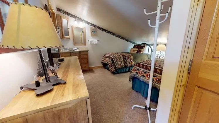 Çatı Katı (Loft), 4 Yatak Odası (4 Bath)